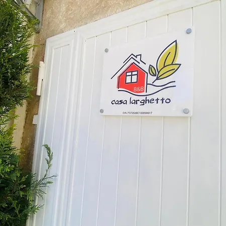לינה וארוחת בוקר Casa Larghetto 3*