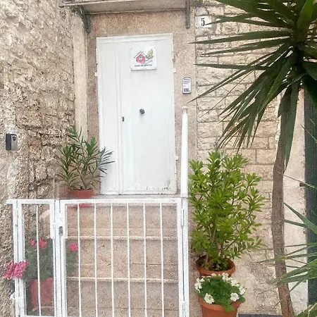 Casa Larghetto לינה וארוחת בוקר רובו די פוליה